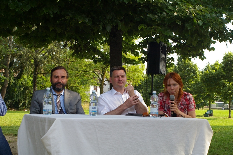 Risposta alle domande sui parchi della città di Biberach da parte del Sindaco, Dott. Norbert Zeidler. Nella foto a (sx) il Moderatore dell incontro, il Prof. Marco Devecchi (Presidente dell Osservatorio del Paesaggio per il Monferrato e l Astigiano) [Foto di Francesco Devecchi].