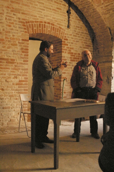 Contributi di riflessione da parte dell Arch. Vittorio Fiore (sx) e dell Arch. Augusta Mazzarolli (sx) [Foto di Paola Grassi].