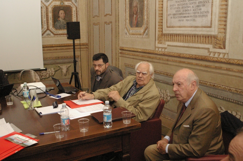 Coordinamento della riunione da parte del Presidente della Rete degli Osservatori del Paesaggio del Piemonte, Prof. Valerio Di Battista. 