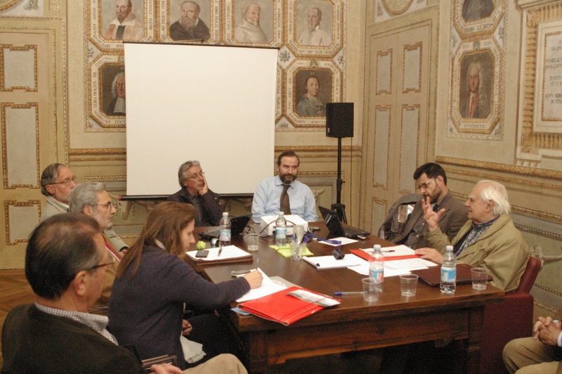 Coordinamento della riunione da parte del Presidente della Rete degli Osservatori del Paesaggio del Piemonte, Prof. Valerio Di Battista [Foto di Riccardo Avanzi].