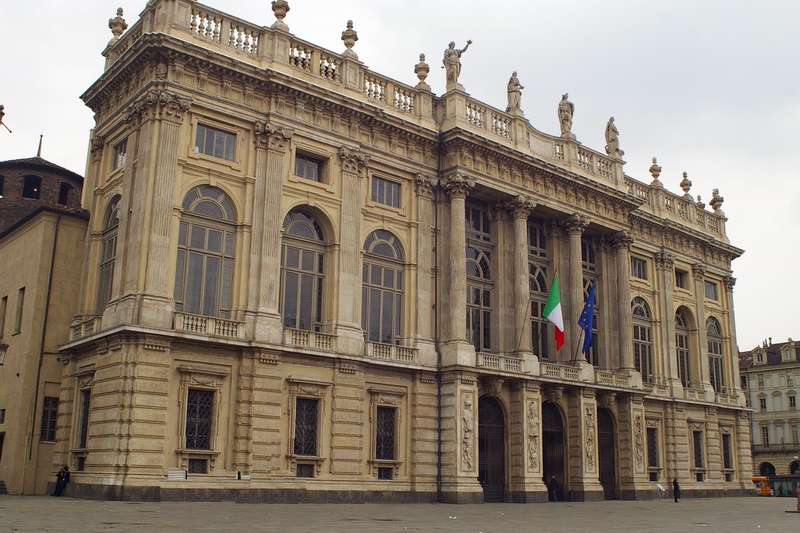 Veduta della facciata di Palazzo Madama in Piazza Castello a Torino.