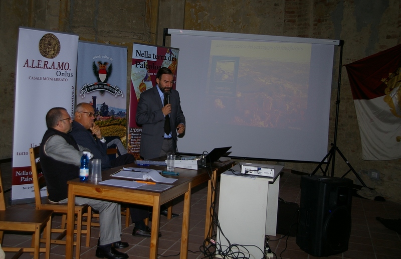 Relazione da parte del Prof. Marco Devecchi (Osservatorio del Paesaggio per il Monferrato e l Astigiano) su "Le trasformazioni del paesaggio agrario del Monferrato: dal Seicento all attualità" [Foto di Mirella Zitti].