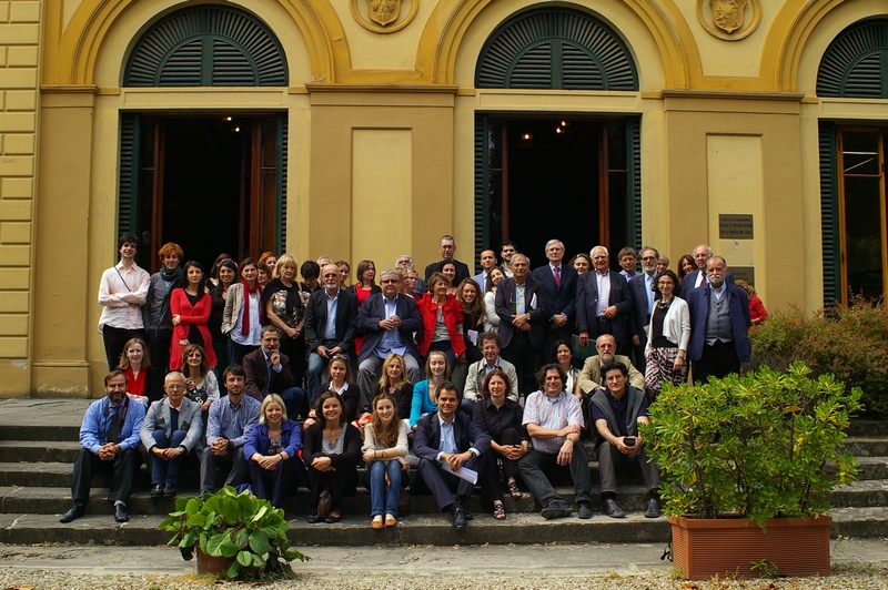 Foto ricordo dei partecipanti al Convegno internazionale, su "LANDSCAPE OBSERVATORIES IN EUROPE: FROM ELC RECOMMENDATIONS TO LOCAL INITIATIVES 2000-2013", tenutosi a Firenze, presso Villa Ruspoli, nei giorni 27 e 28 giugno 2013.