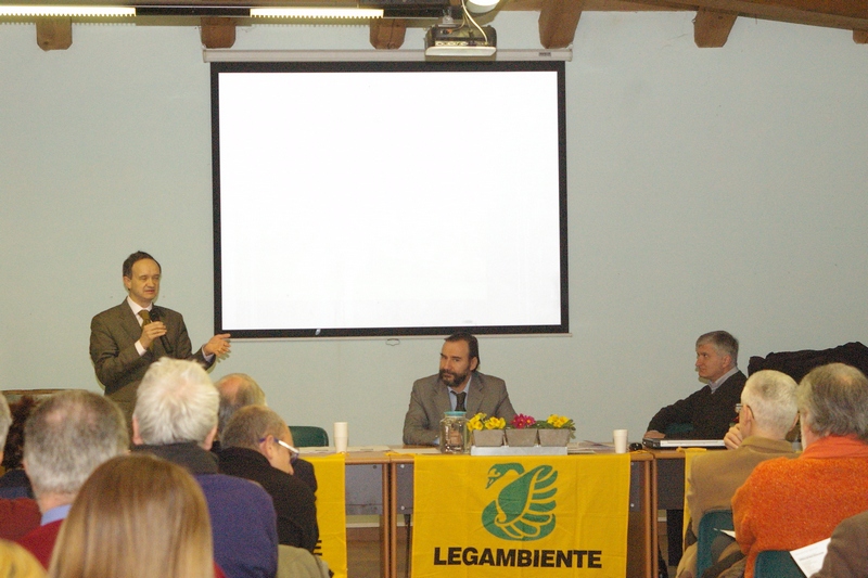 Saluto ai partecipanti al Convegno da parte del Vice Prefetto di Asti, S.E. Dott. Paolo Giuseppe Ponta  [FOTO di Stefano Porta].