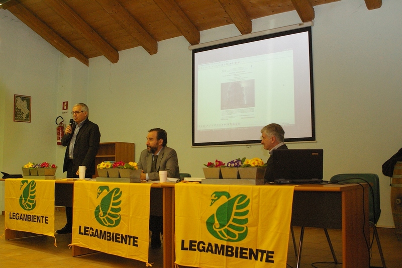 Saluto ai partecipanti al Convegno da parte del Dott. Agr. Maurizio Zailo Vice Presidente Federazione Interregionale dei Dottori Agronomi e Dottori Forestali del Piemonte e della Valle d Aosta  [FOTO di Stefano Porta].