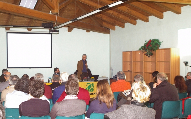 Relazione del Dott. Massimo Tirone della Società italiana di Arboricoltura sulla valutazione della stabilità degli alberi e del pericolo nella gestione delle alberate stradali  [FOTO di Stefano Porta].