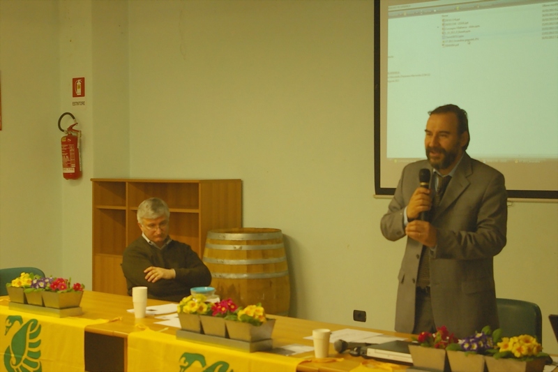 Riflessioni del Prof. Marco Devecchi sulle concrete possibilità di applicazione anche nell Astigiano le tecniche illustrate dal Dott. Sergio Tirone della Società Italiana di Arboricoltura  [FOTO di Stefano Porta].