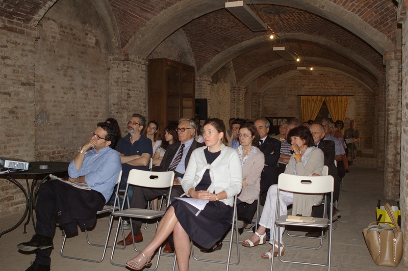 Veduta del folto pubblico presente in sala presso Palazzo Gazelli ad Asti.
