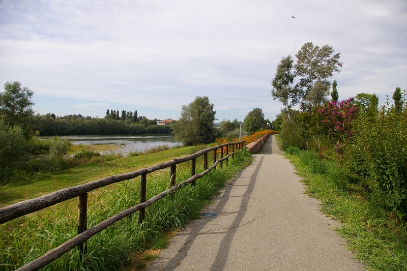 Veduta del Parco del Tanaro ad Asti, oggetto di uno specifico approfondimento insieme alle altre aree verdi fluviali della Città di Asti nell ambito del Festival dell Architettura Astigiano.