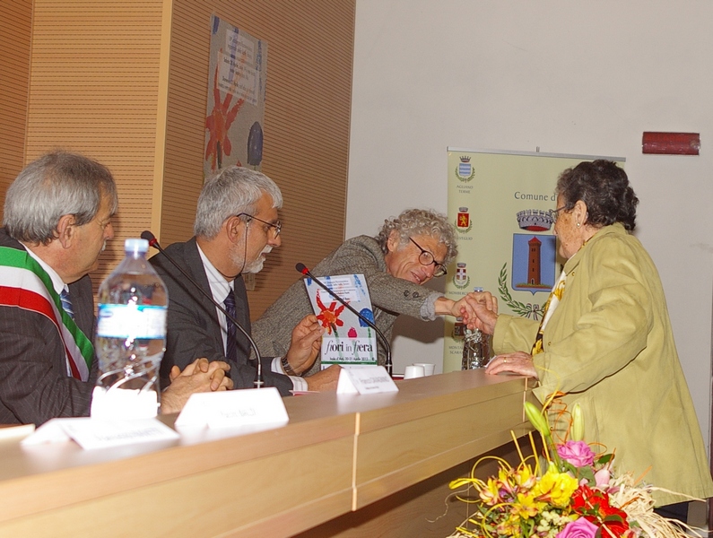 Premiazione Concorso Balconi fioriti [Foto di Francesco Devecchi].