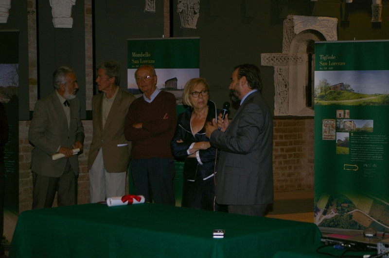 Laudatio del Prof. Marco Devecchi per l attività svolta, come amministratore pubblico da parte della Dott.ssa Silvana Bruna. Nella foto da (sx): Avv. Emilio Lombardi, Ing. Giuseppe Ratti, Ing. Francesco Garetto, Dott.ssa Silvana Bruna e Prof. Marco Devecchi [Foto di Angelo Porta].