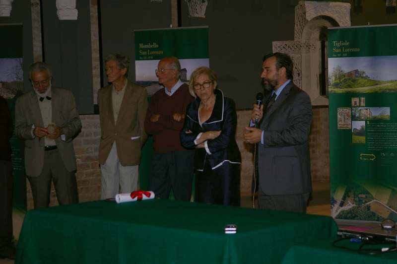 Laudatio del Prof. Marco Devecchi per l attività svolta, come amministratore pubblico da parte della Dott.ssa Silvana Bruna. Nella foto da (sx): Avv. Emilio Lombardi, Ing. Giuseppe Ratti, Ing. Francesco Garetto, Dott.ssa Silvana Bruna e Prof. Marco Devecchi [Foto di Angelo Porta].