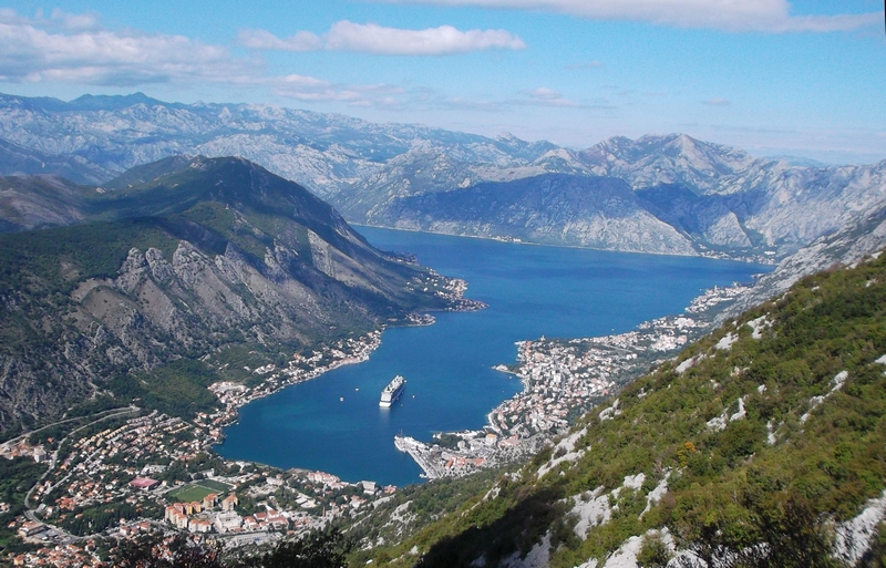 Veduta dello straordinario paesaggio di Kotor in Montenegro.