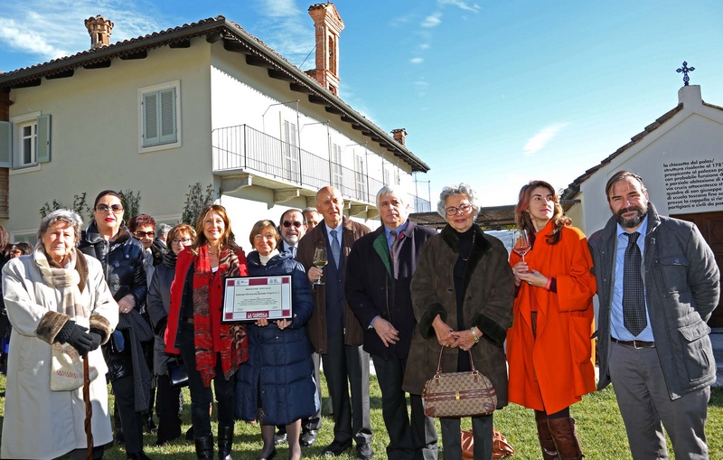 Foto ricordo scattata in occasione della visita al Palas Cerequio Barolocruresort di Michele Chiarlo [Foto di Simona Chiarlo].