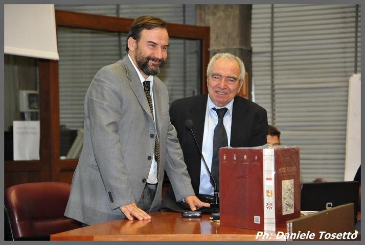 Presentazione del Libro "Monferrato splendido Patrimonio" ad Asti presso il Palazzo della Provincia (venerdì 3 maggio 2013) da parte del curatore ed editore Lorenzo Fornaca e dell Autore del capitolo sul paesaggio Prof. Marco Devecchi, Presidente dell Osservatorio del Paesaggio per il Monferrato e l Astigiano [Foto di Daniele Tosetto].