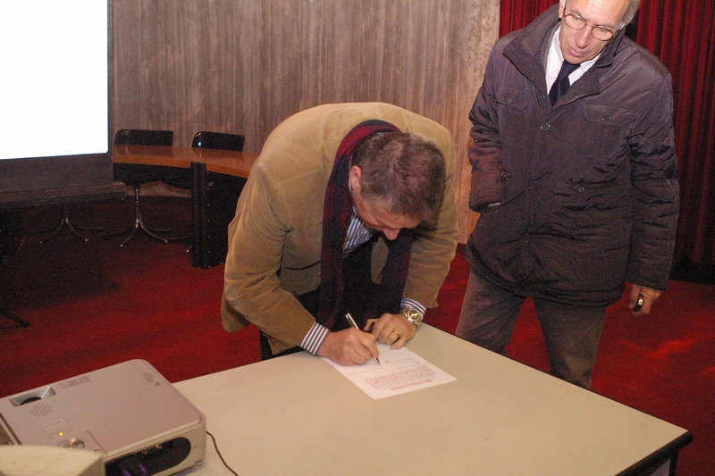 Sottoscrizione della Proposta di collaborazione della Provincia di Asti da parte del Dott. Giorgio Musso, Sindaco di Castelnuovo Don Bosco.