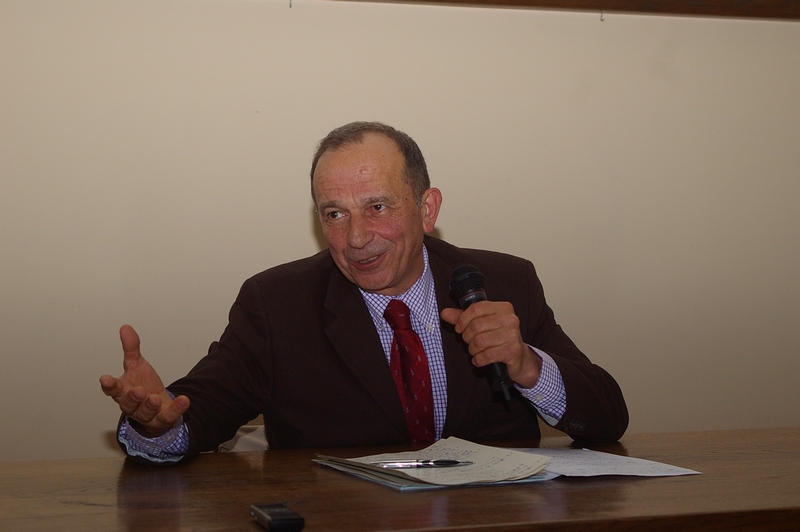 Conferenza nell ambito della Quinta Settimana del Romanico Astigiano del Prof. Cesare Emanuel, Rettore dell Università del Piemonte Orientale "A. Avogadro", su "Prospettive economiche e  territoriali per il  Nord Astigiano. Il Territorio come piattaforma per lo sviluppo locale".