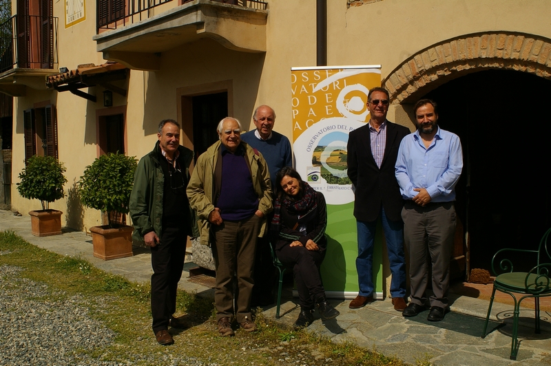 Foto ricordo al termine della Seconda riunione di Coordinamento nel 2014 della Rete degli Osservatori del Paesaggio del Piemonte. Nella foto da (sx): Diego Corradin, Valerio Di Battista Giampaolo Bardazza, Bianca Seardo, Roberto Pozzi e Marco Devecchi.