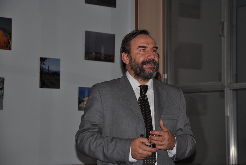Conferenza sui temi del paesaggio da parte del Prof. Marco Devecchi (Docente del Dipartimento di Scienze agrarie, forestali e alimentari dell'Università di Torino [Foto di Marco Servalli].