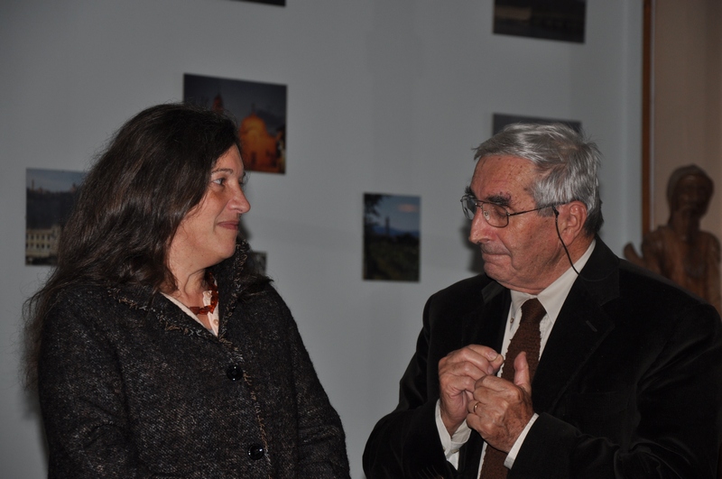 Presentazione da parte del Dott. Ernesto Zambotti della Prof.ssa Rosanna Vigliocco, Docente dell Istituto di Istruzione superiore "Carlo Ubertini" [Foto di Marco Servalli].