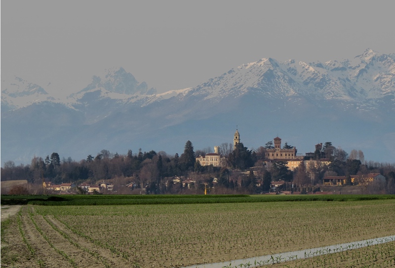 Veduta dello straordinario paesaggio agrario di Mazzè nel singolare contesto dell Anfiteatro Morenico di Ivrea.