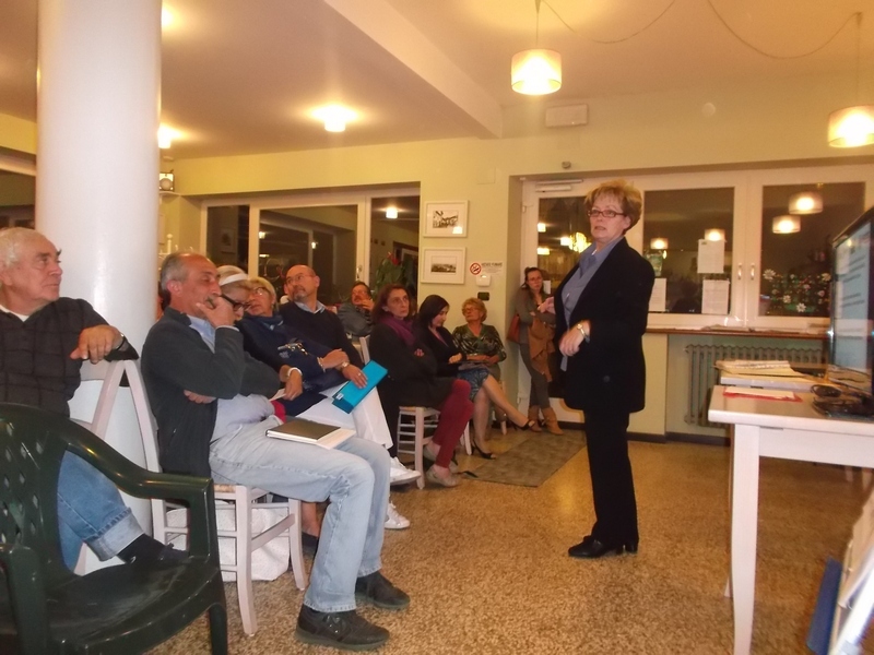 Introduzione alla serata con il pubblico confronto tra i candidati sindaci di Montafia da parte della Prof.ssa Maria Vittoria Gatti dell Associazione "I nostri Tigli".
