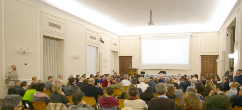Veduta del folto pubblico presente all'incontro (Foto di Guido Bonino).