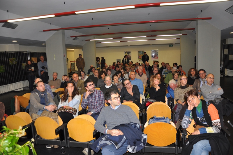 Veduta del folto pubblico presente in sala [Foto di Umberto Gallo-Orsi].