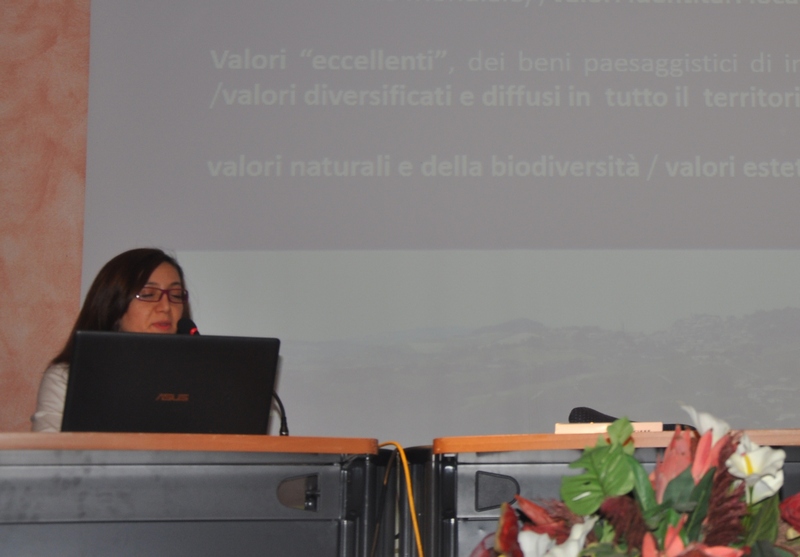 Relazione della Prof.ssa Angioletta Voghera (CED PPN DIST - Politecnico di Torino) su "Pianificazione del paesaggio e sviluppo del territorio" [Foto di Paola Gullino].