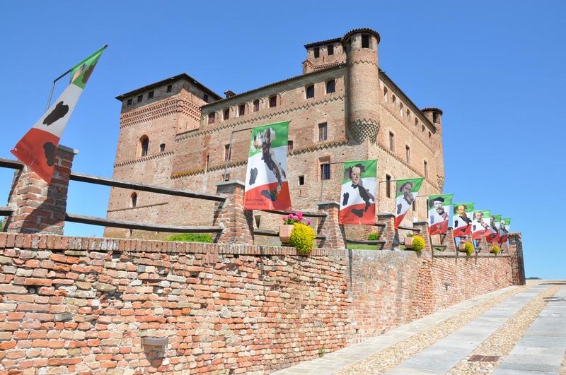 Veduta del Castello di Grinzane Cavour sede del Convegno su "Dalla Signoria di Guglielmo VII ai nostri tempi. Il ritorno dei Marchesi di Monferrato nelle Langhe e nel Roero".