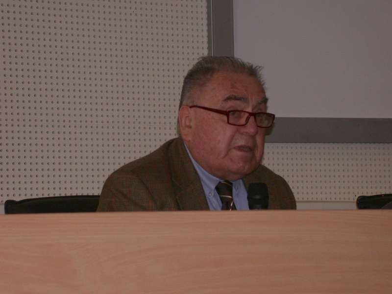 Presentazione del bando per l assegnazione di sei borse di studio intitolate a Giuseppe Ratti da parte del Prof. Franco Valfrè dell Università di Milano.