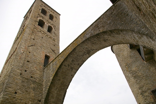 Veduta dello straordinario Castello di Monastero Bormida.