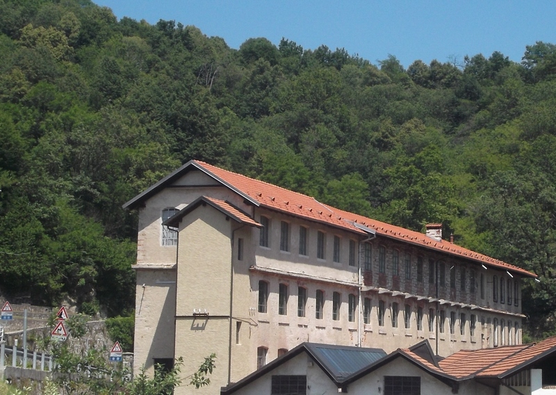 Veduta della Fabbrica della Ruota a Pray Biellese.