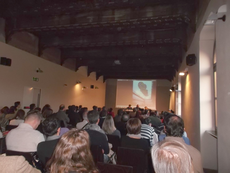 Folto pubblico presente al Convegno "Saluzzo città storica e di paesaggio. Priorità  e programmi per favorire un progetto di sviluppo sostenibile e di recupero del centro storico" presso l Antico palazzo comunale di Saluzzo.