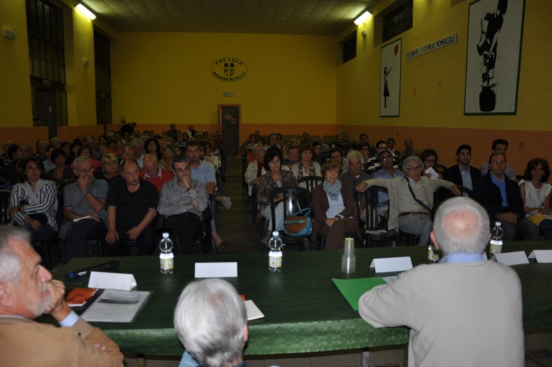  Veduta del folto ed attento pubblico presente in sala al Convegno su "La collina come passaporto per la qualità della vita. Quali strumenti per la tutela dei paesaggi UNESCO? L esempio di Mombercelli".