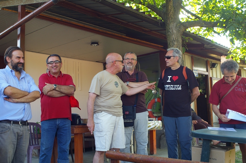 Presentazione del Progetto Paludo da parte dei rappresentanti delle Amministrazioni locali e delle associazioni promotrici. Nella foto da (sx): Marco Devecchi (Osservatorio del paesaggio per il Monferrato e l Astigiano), Giuseppe Ugonia (Sindaco di Calosso), Adriano Da Re (Associazione Amici di Calosso), Domenico Marinetto (LIPU di Asti), Filippo Romagnolo (Assessore del Comune di Costigliole d Asti) e Mauro Ferro (Proloco di Calosso) [Foto di Francesco Devecchi].