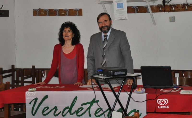 Presentazione dell Incontro di studio sul Tanaro da parte dell organizzatrice di Verdeterra Laura Nosenzo ed introduzione da parte del Moderatore, Marco Devecchi (Osservatorio del Paesaggio per il Monferrato e l Astigiano) [Foto di Piero Belletti].