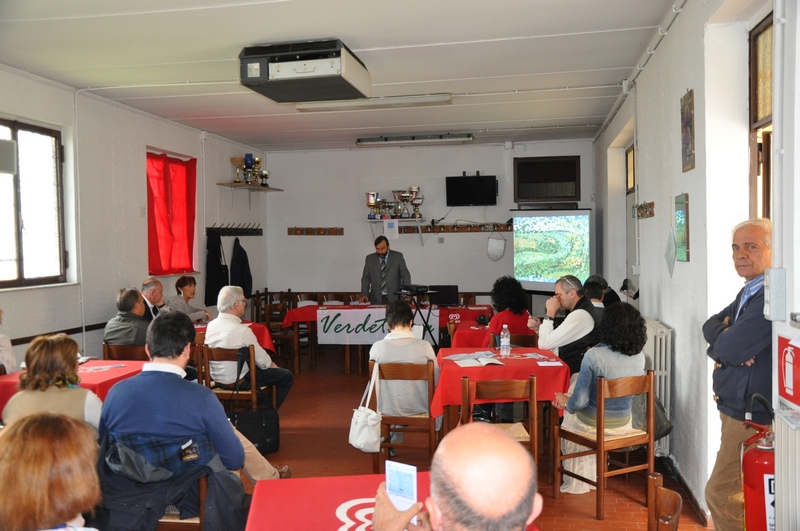 Avvio dei lavori da parte di Marco Devecchi (Osservatorio del Paesaggio per il Monferrato e l Astigiano) [Foto di Piero Belletti].