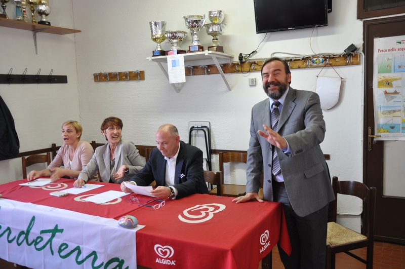 Momento conclusivo con le riflessioni finali richieste dal Moderatore all Assessore allo sport (sx) Marta Parodi, all Assessore ai Lavori pubblici, Maria Luisa Bagnadentro e all Assessore all Ambiente, Alberto Pasta [Foto di Marco Pesce].