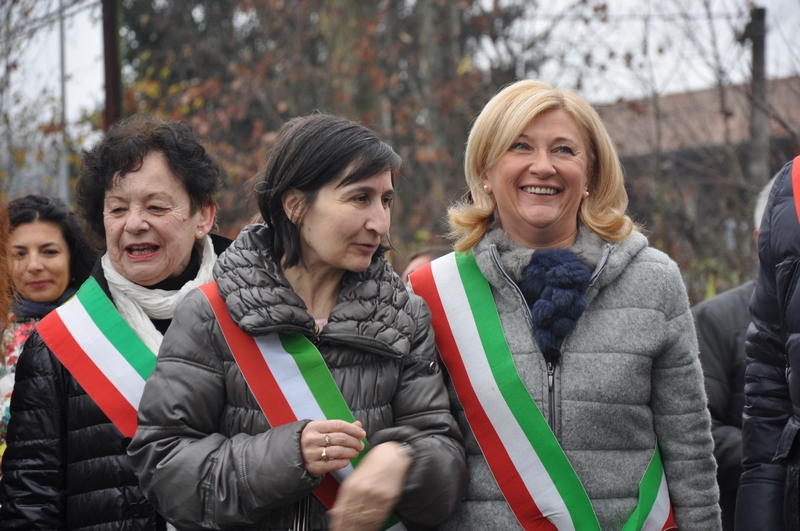 Foto ricordo con (sx) il Sindaco Vittorina Gozzolino di Capriglio), il Sindaco Marina Conti di Montafia e l Assessore Maria Molino in Bechis all Istruzione e alla Cultura del Comune di Castelnuovo Don Bosco.