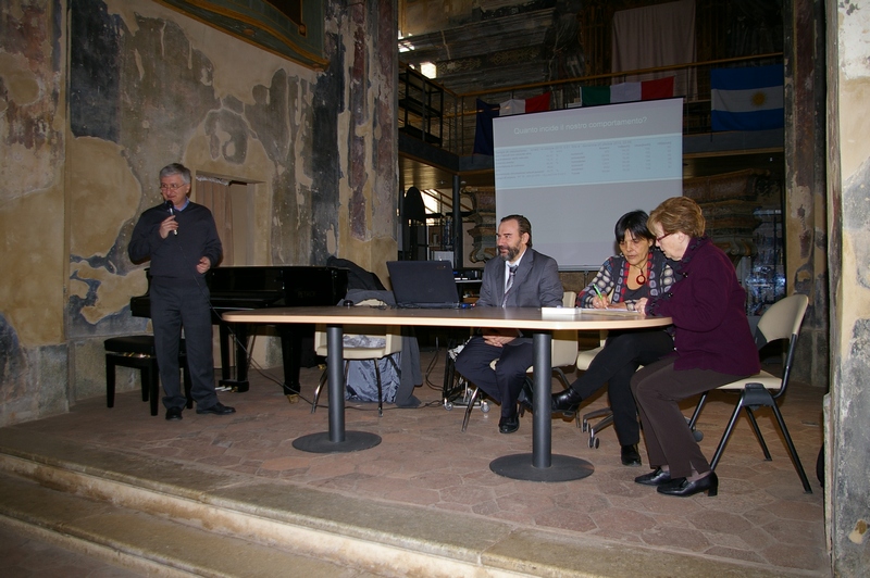 Presentazione sul tema "Alberi e strade" da parte di Angelo Porta, Presidente del  Circolo Legambiente Valtriversa [Foto di Franco Correggia].