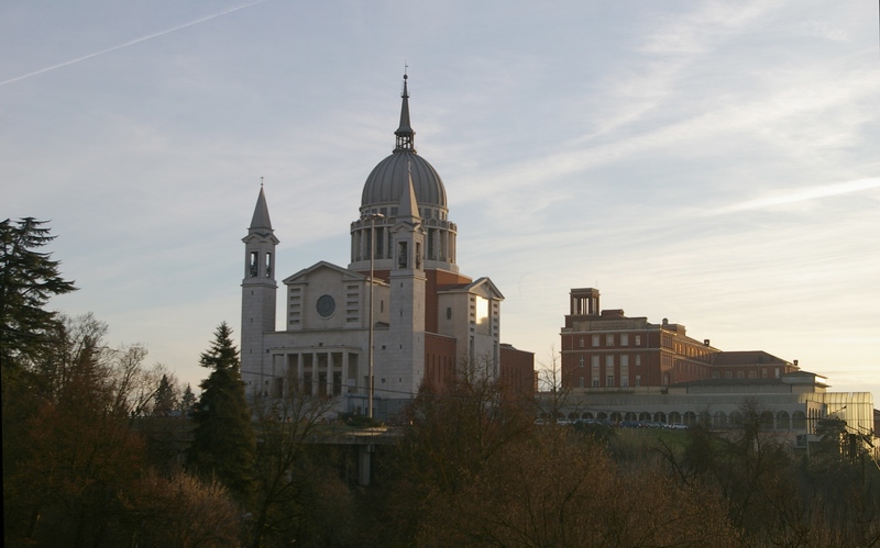 Veduta della Basilica di Don Bosco ai Becchi di Castelnuovo Don Bosco, una delle mete turistiche più importanti dell Astigiano.