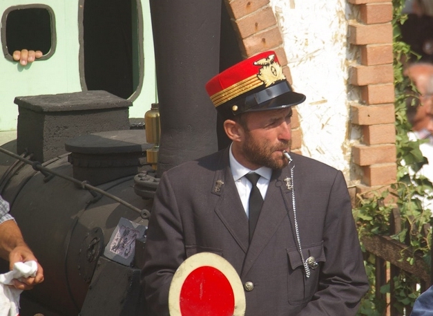 Rievocazione storica al Festival delle Sagre del transito del treno lungo la linea ferroviaria Asti - Castagnole Monferrato.