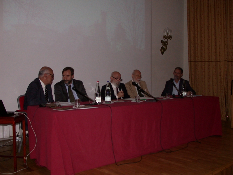 Relazione del Prof. Angelo Arata  (Istituto Internazionale di Studi Liguri - Sezione Statiella) su "Defendere commune et homines de Aquis. Acqui nella seconda metà del Duecento: tra affermazione delle libertà comunali e fedeltà a Guglielmo VII" [Foto di Massimo Carcione].