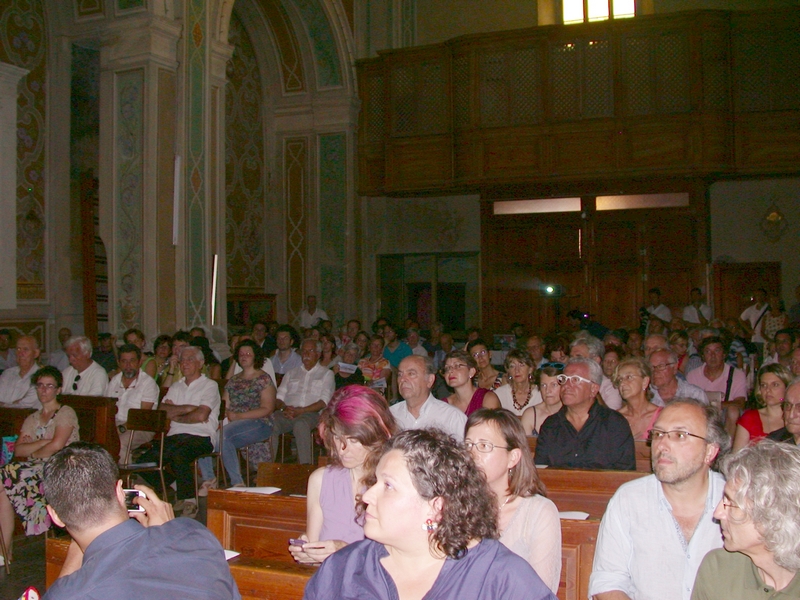 Veduta del folto ed attento pubblico presente al momento di studio [Foto di Mirella Zitti]. 