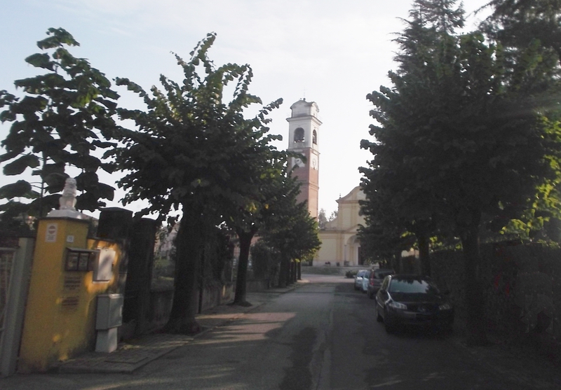 Veduta dell'ingresso al paese di Cavallirio nel territorio del Boca.