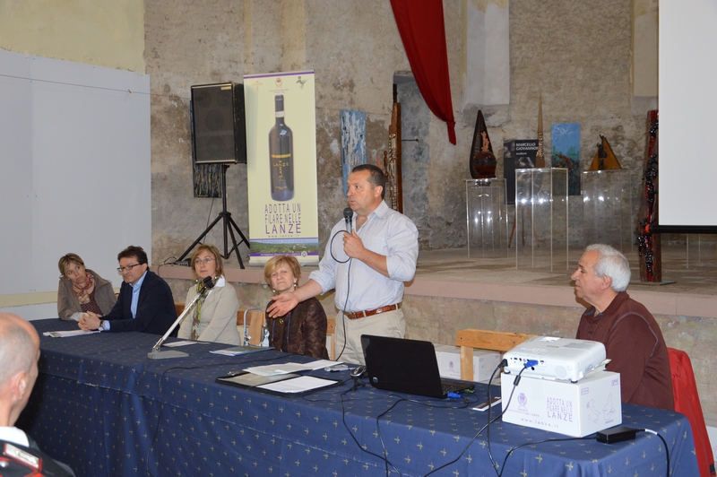 Avvio dei lavori del convegno sii Viali e Parchi della Rimembranza da parte del Moderatore, Dott. Agr. Gianni Forte dell Ordine dei Dottori Agronomi e Dottori Forestali della Provincia di Asti.