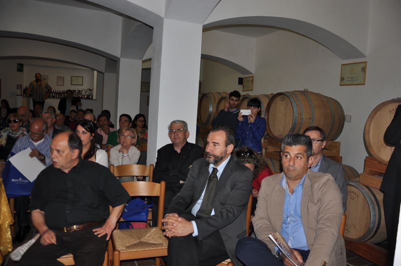 Veduta del folto ed interessato pubblico presente in sala [Foto di Mirella Zitti].