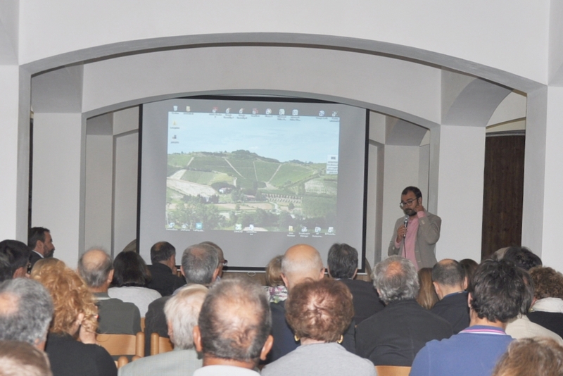 Relazione di Giancarlo Gariglio, curatore della guida Slow Wine su "Territorio e biodiversità nella filosofia di Slow Food" [Foto di Mirella Zitti].