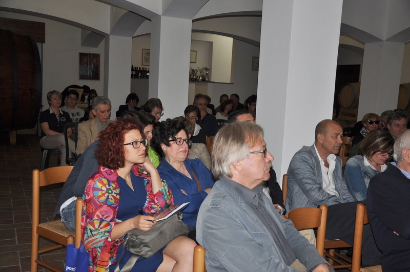 Veduta del folto ed interessato pubblico presente in sala [Foto di Mirella Zitti].